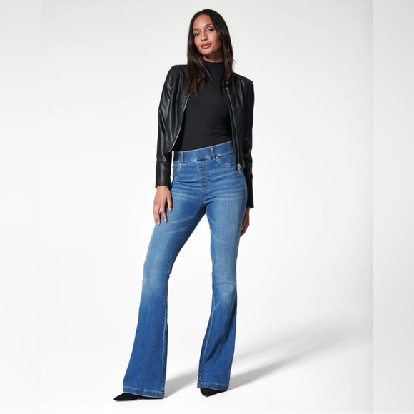 SPANXshape™ EveryWear Flare Jeans, Vintage Indigo Size 3x - Picture 1 of 12
